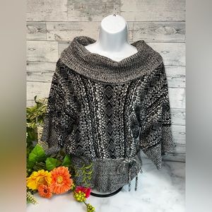 RXB black\white sweater. Size Small